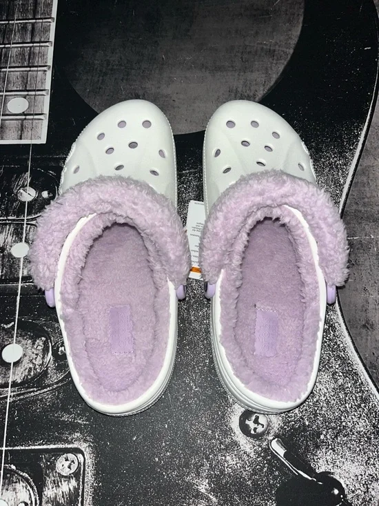 NWT CROCS - Picture 10 of 14